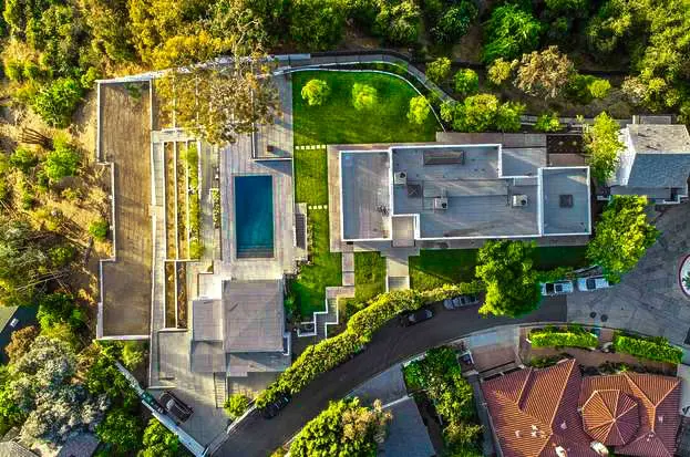 Top-down aerial view of Lakeview