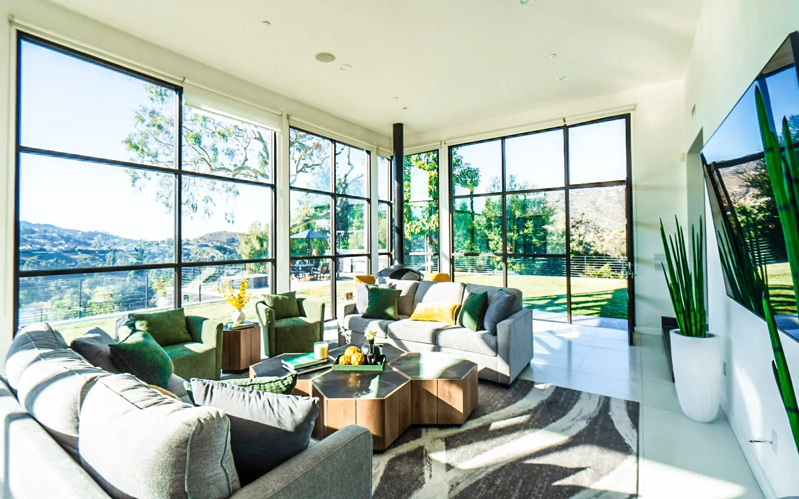 Second living room at Lakeview