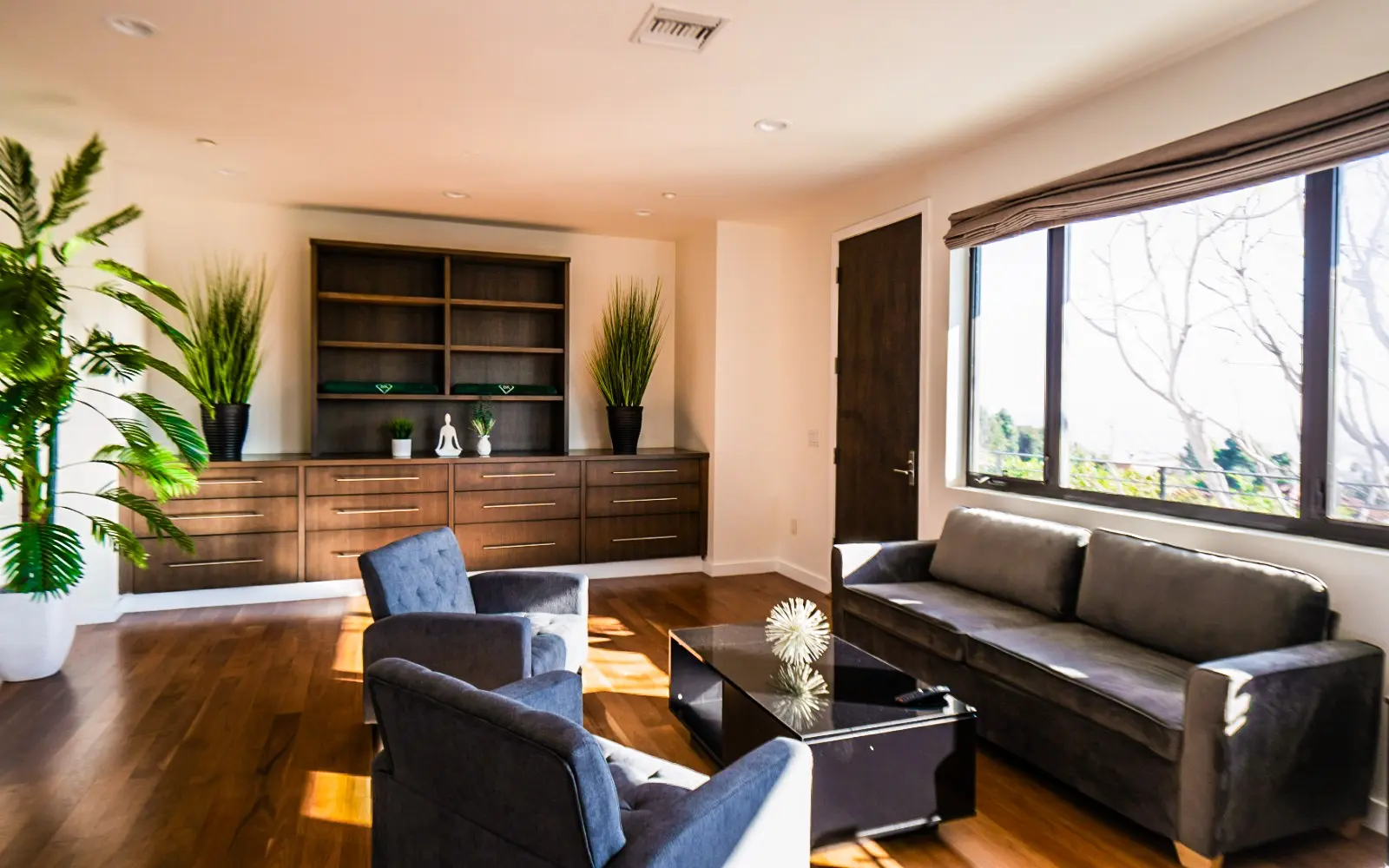 Private bedroom at Lakeview