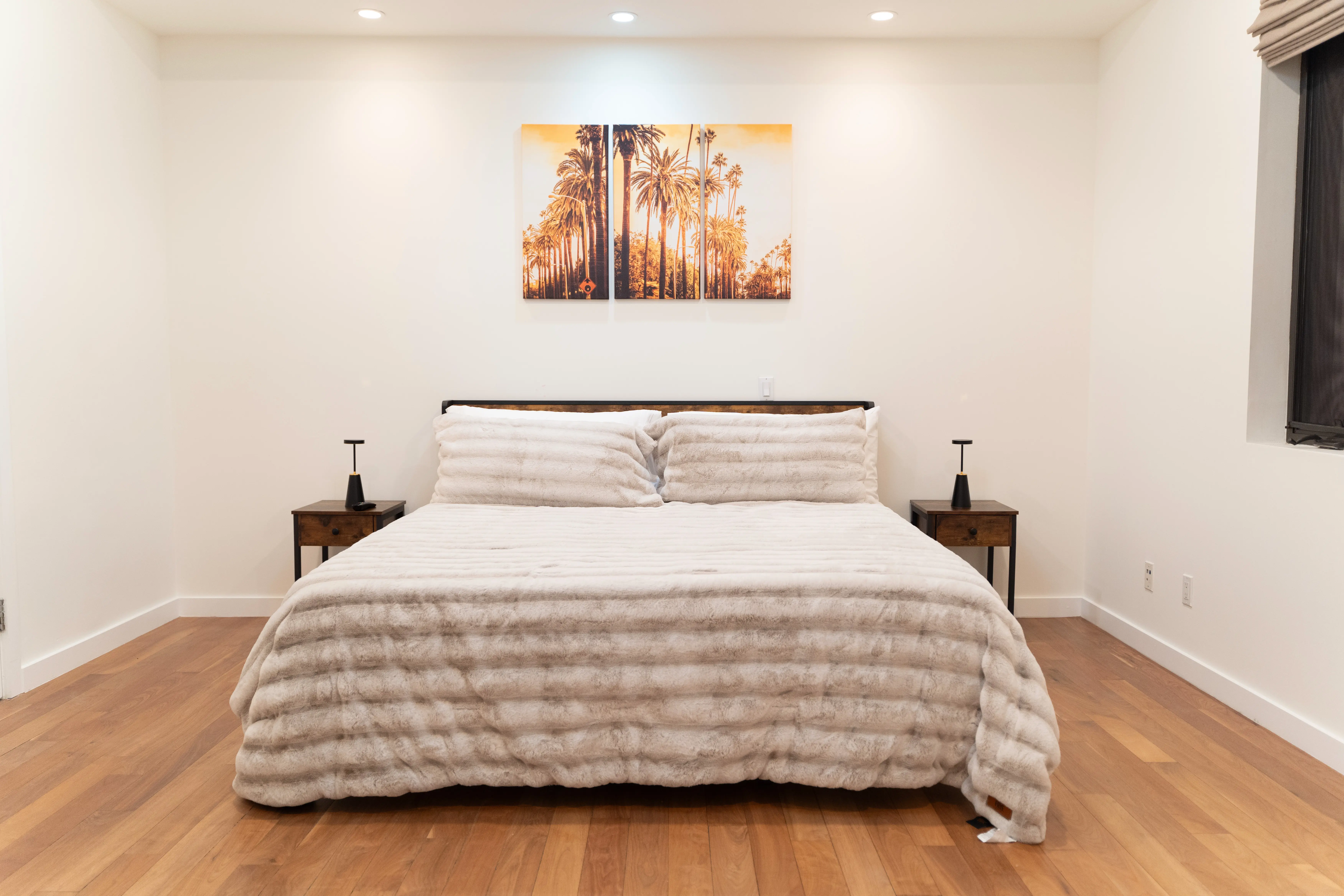 Private bedroom with view at Lakeview